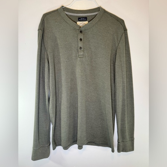 St. John's Bay Other - St. John's Bay Men's Green Henley Shirt Size XL